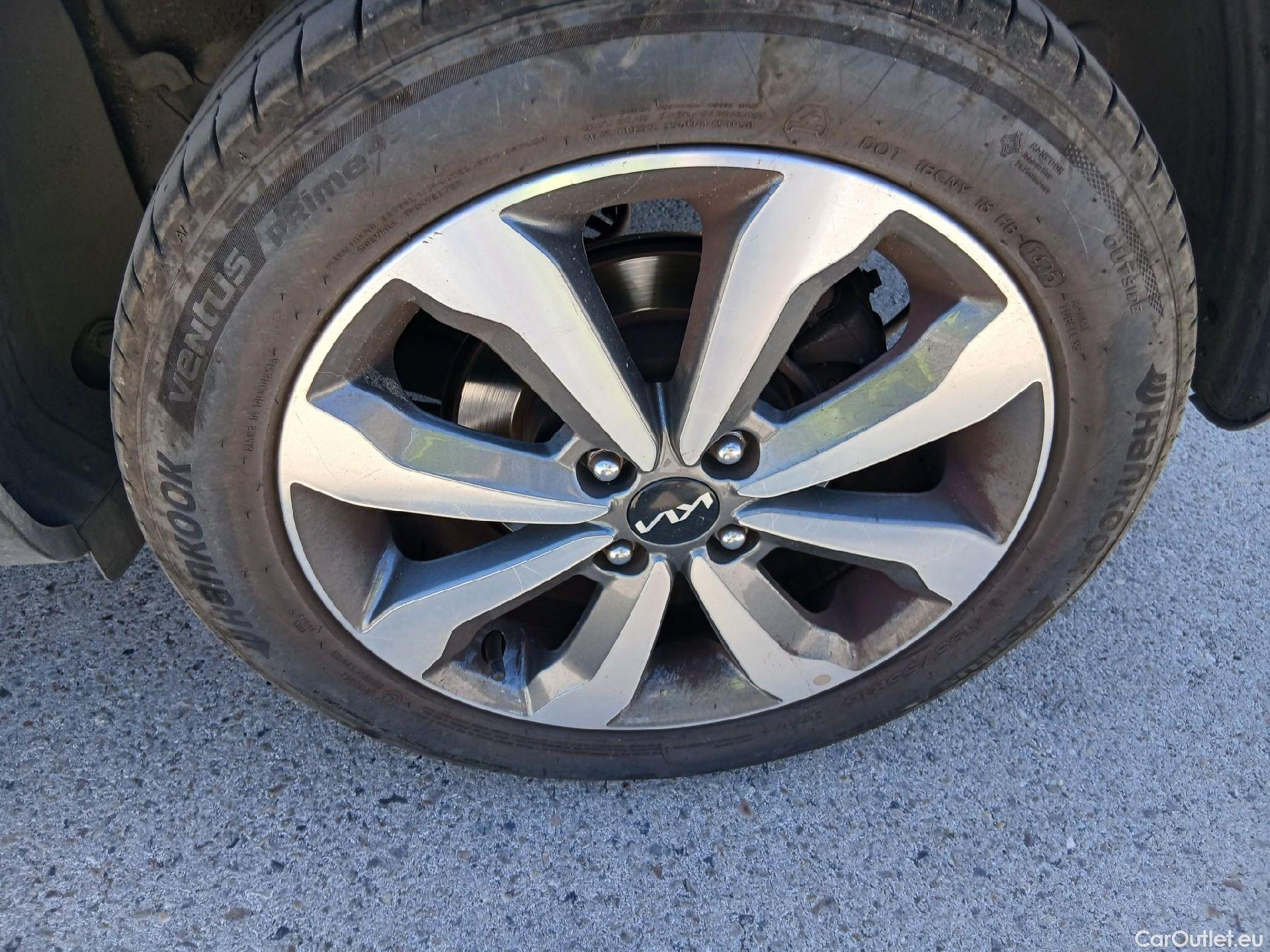  KIA  STONIC KIA  / 2017 / 5P / todoterreno 1.0 T-GDi 74kW (100CV) MHEV iMT Drive #27