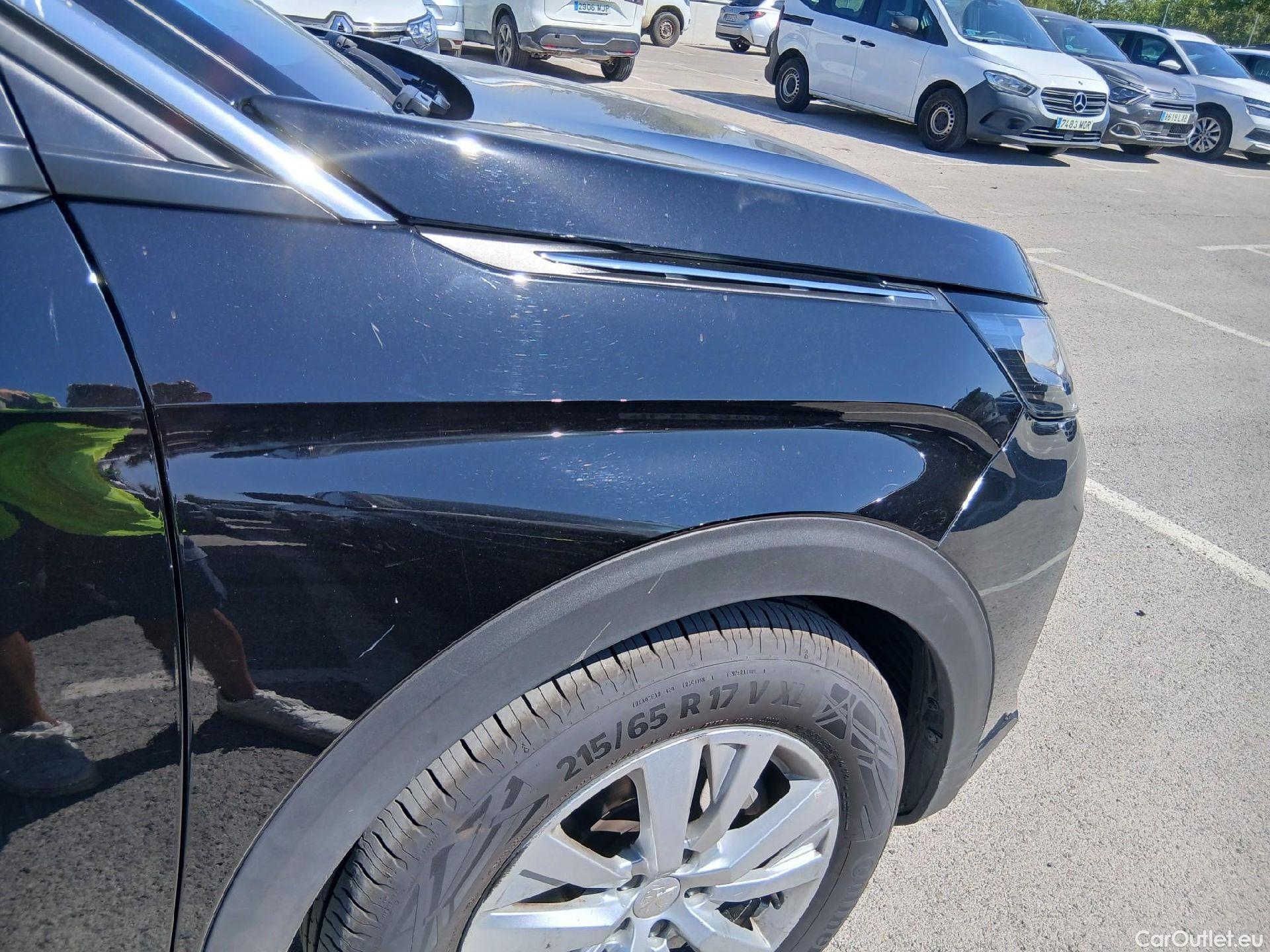  Peugeot  3008 PEUGEOT  / 2020 / 5P / todoterreno 1.5 BlueHDi 96kW S&S Active Pack EAT8 #60