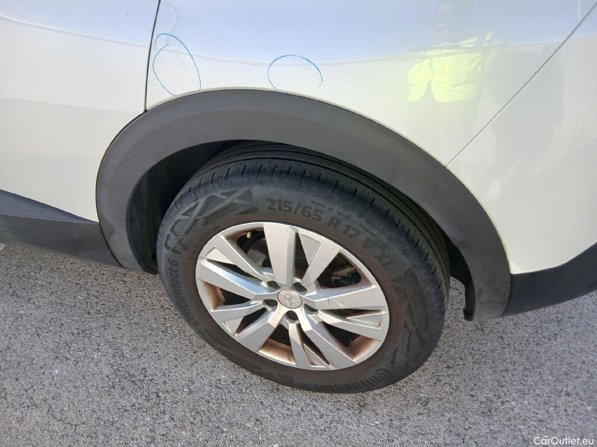  Peugeot  3008 PEUGEOT  / 2020 / 5P / todoterreno 1.5 BlueHDi 96kW S&S Active Pack EAT8 #34