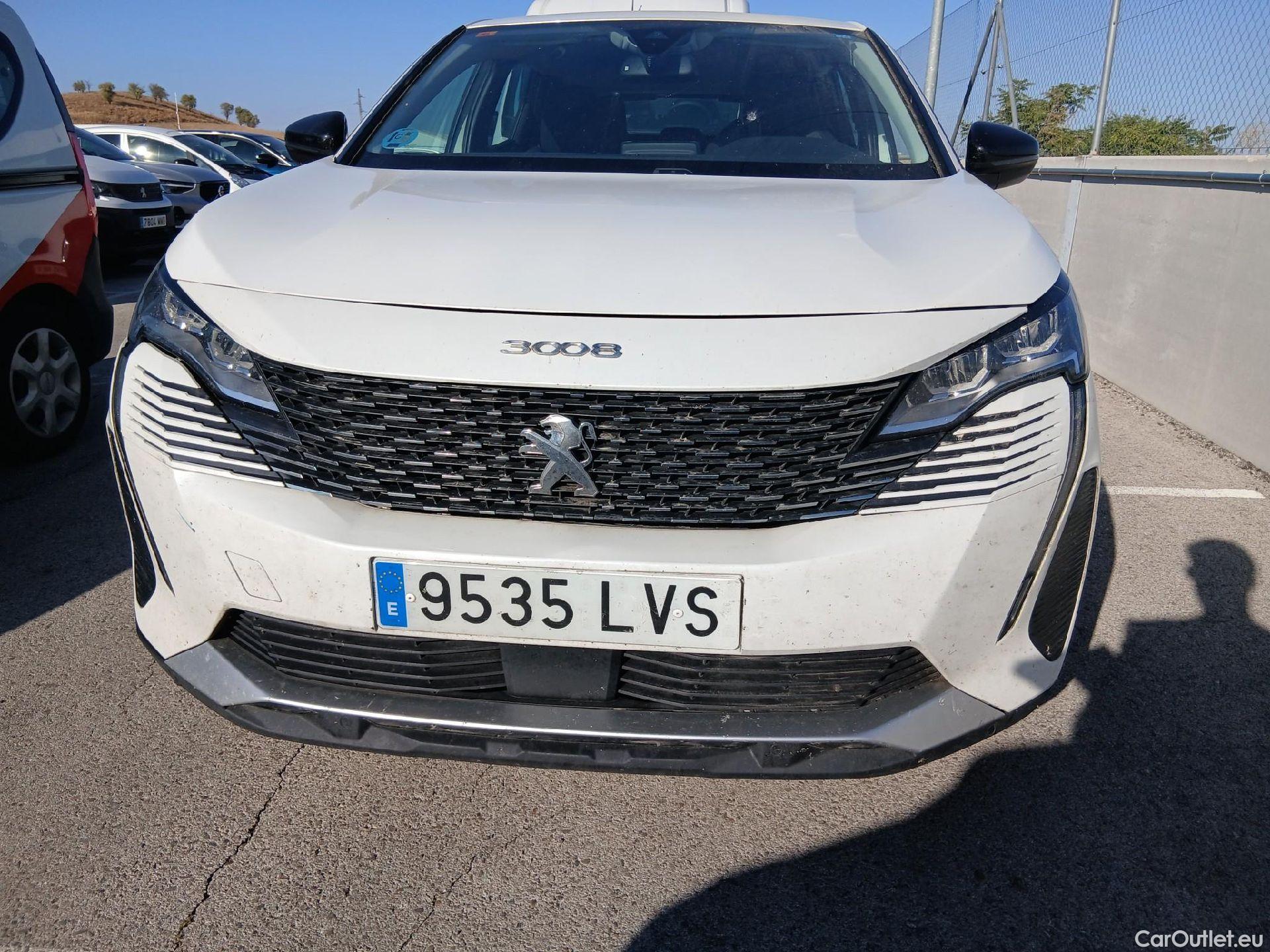  Peugeot  3008 PEUGEOT  / 2020 / 5P / todoterreno 1.5 BlueHDi 96kW S&S Active Pack EAT8 #4