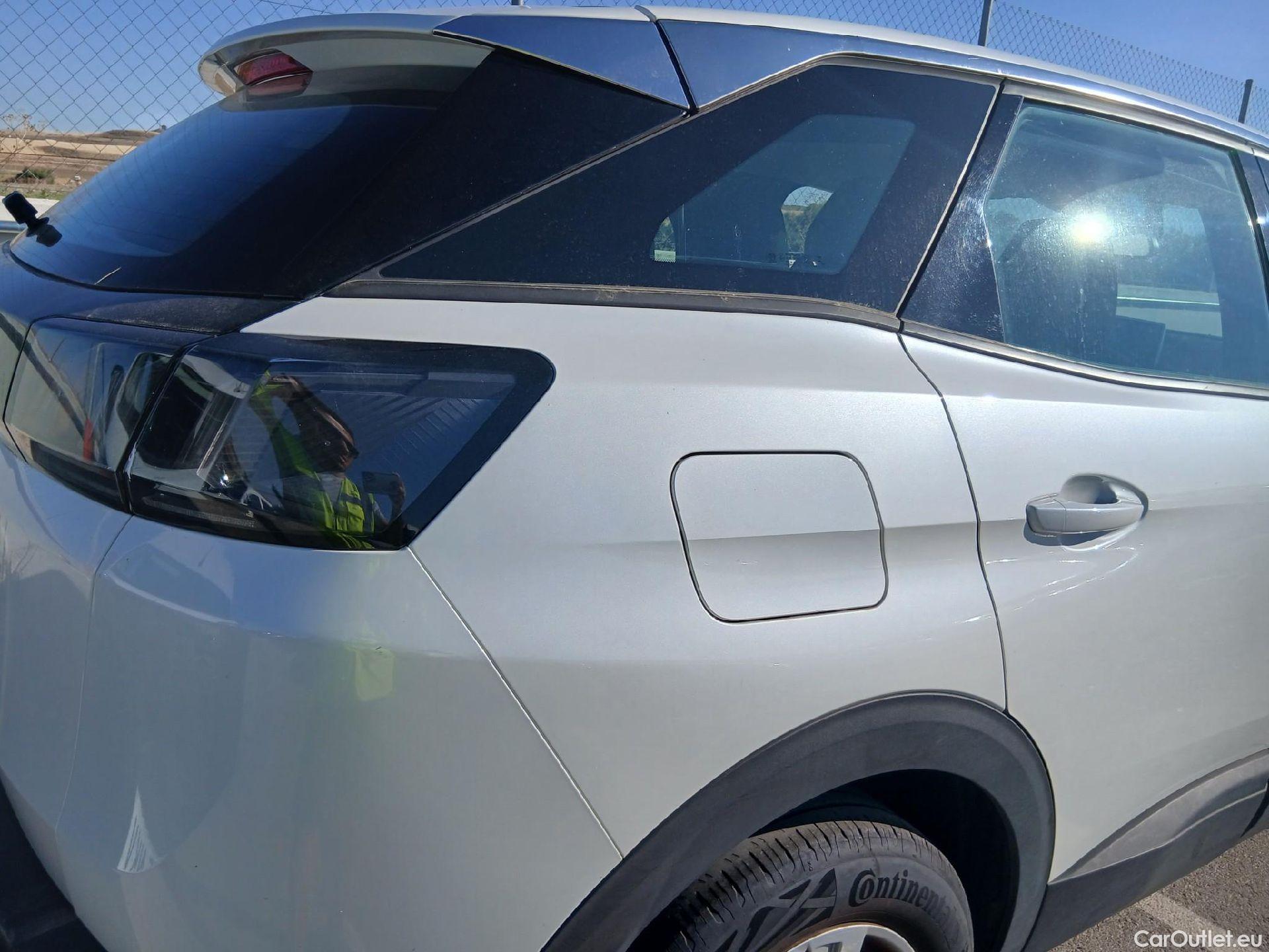  Peugeot  3008 PEUGEOT  / 2020 / 5P / todoterreno 1.5 BlueHDi 96kW S&S Active Pack EAT8 #32