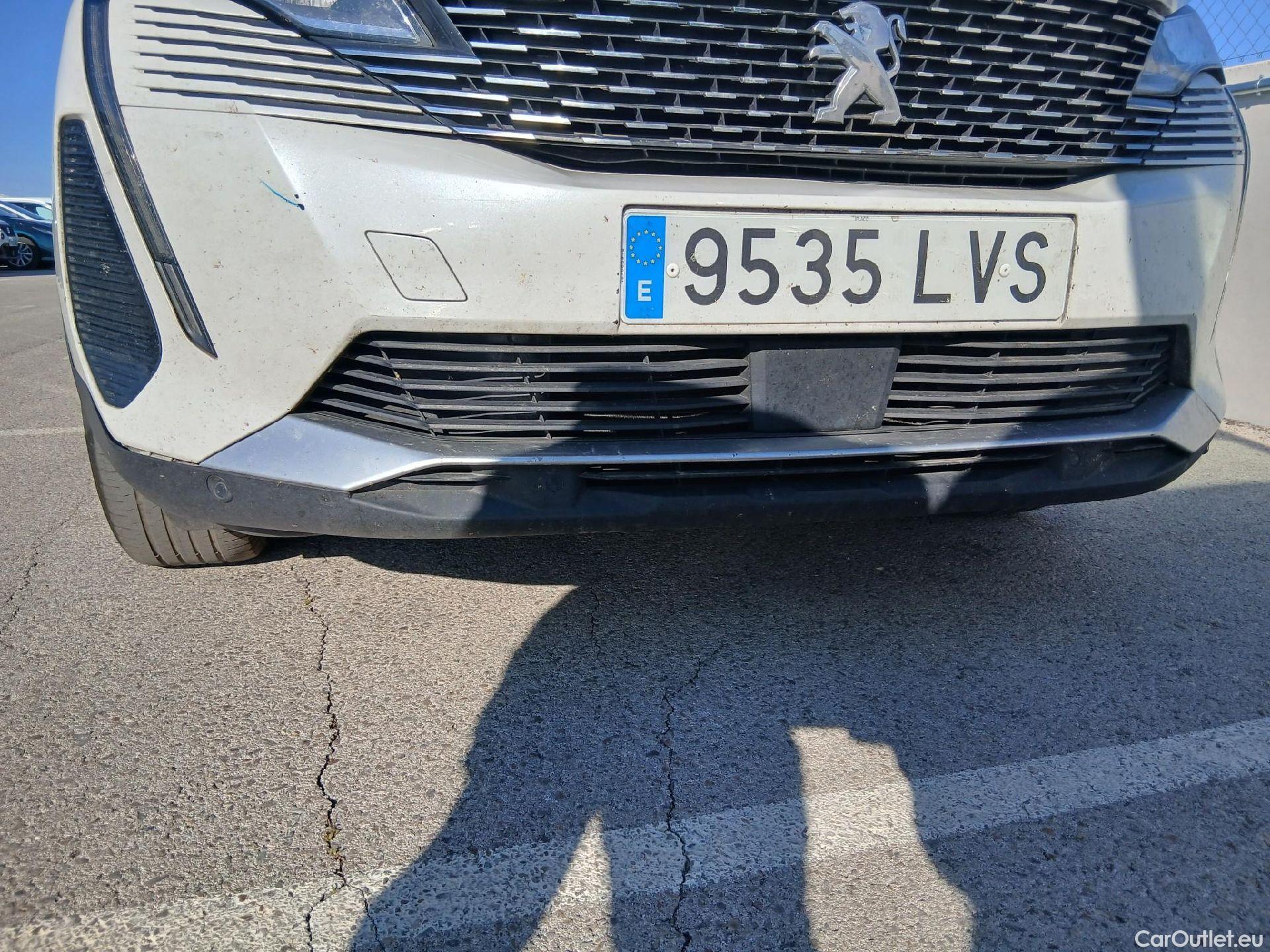  Peugeot  3008 PEUGEOT  / 2020 / 5P / todoterreno 1.5 BlueHDi 96kW S&S Active Pack EAT8 #10