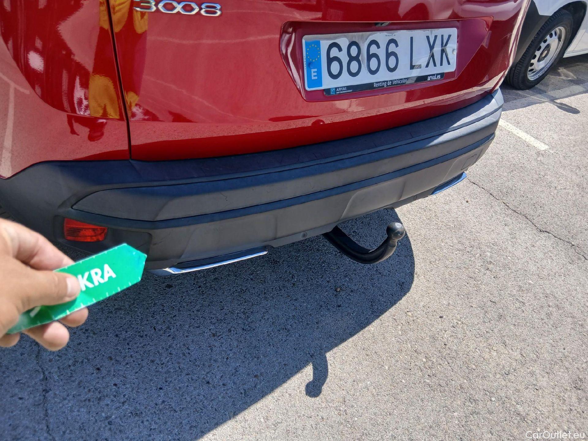  Peugeot  3008 PEUGEOT  / 2020 / 5P / todoterreno 1.5 BlueHDi 96kW S&S Active Pack EAT8 #23