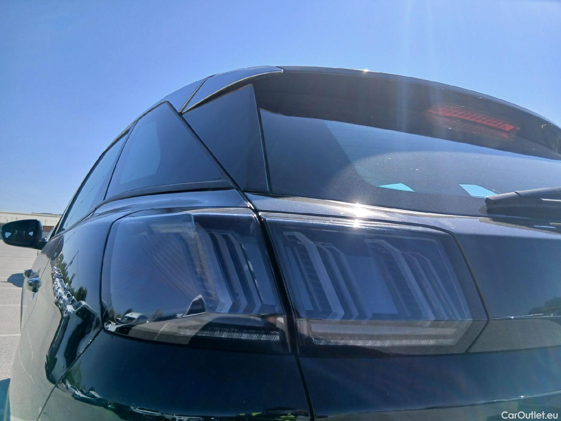  Peugeot  3008 PEUGEOT  / 2020 / 5P / todoterreno 1.5 BlueHDi 96kW S&S Active Pack EAT8 #30