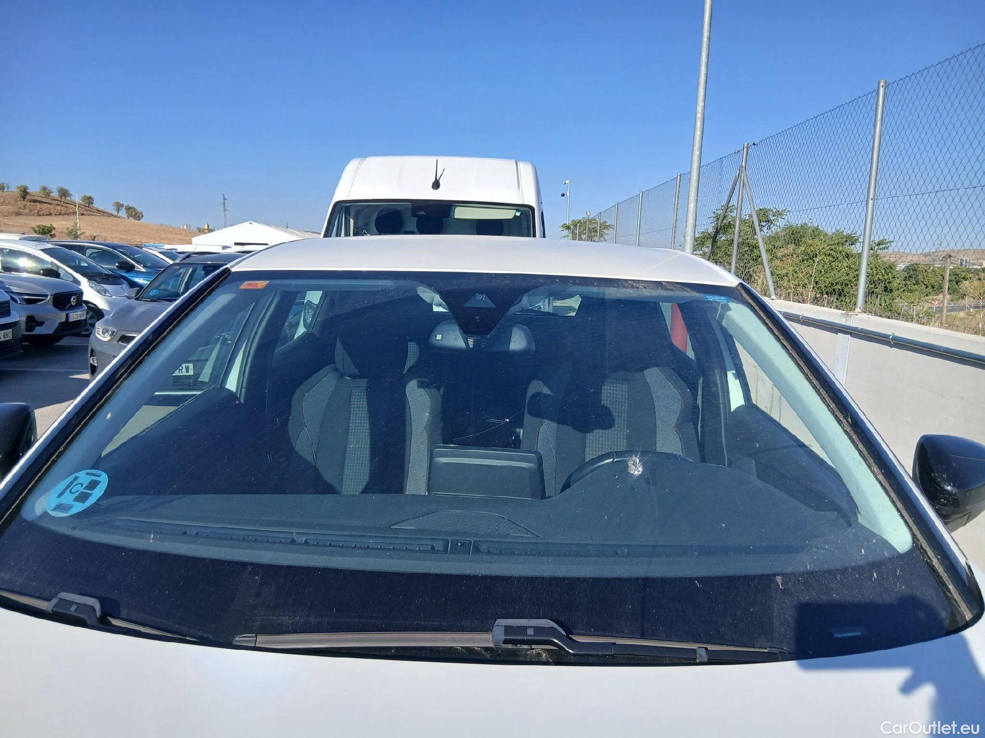  Peugeot  3008 PEUGEOT  / 2020 / 5P / todoterreno 1.5 BlueHDi 96kW S&S Active Pack EAT8 #1