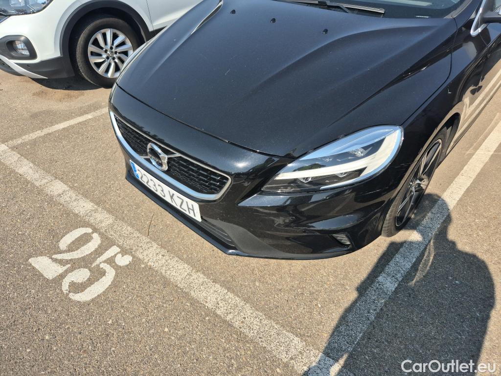  Volvo  V40  VOLVO / 2016 / 5P / berlina con portón 2.0 T3 R-Design Momentum #20
