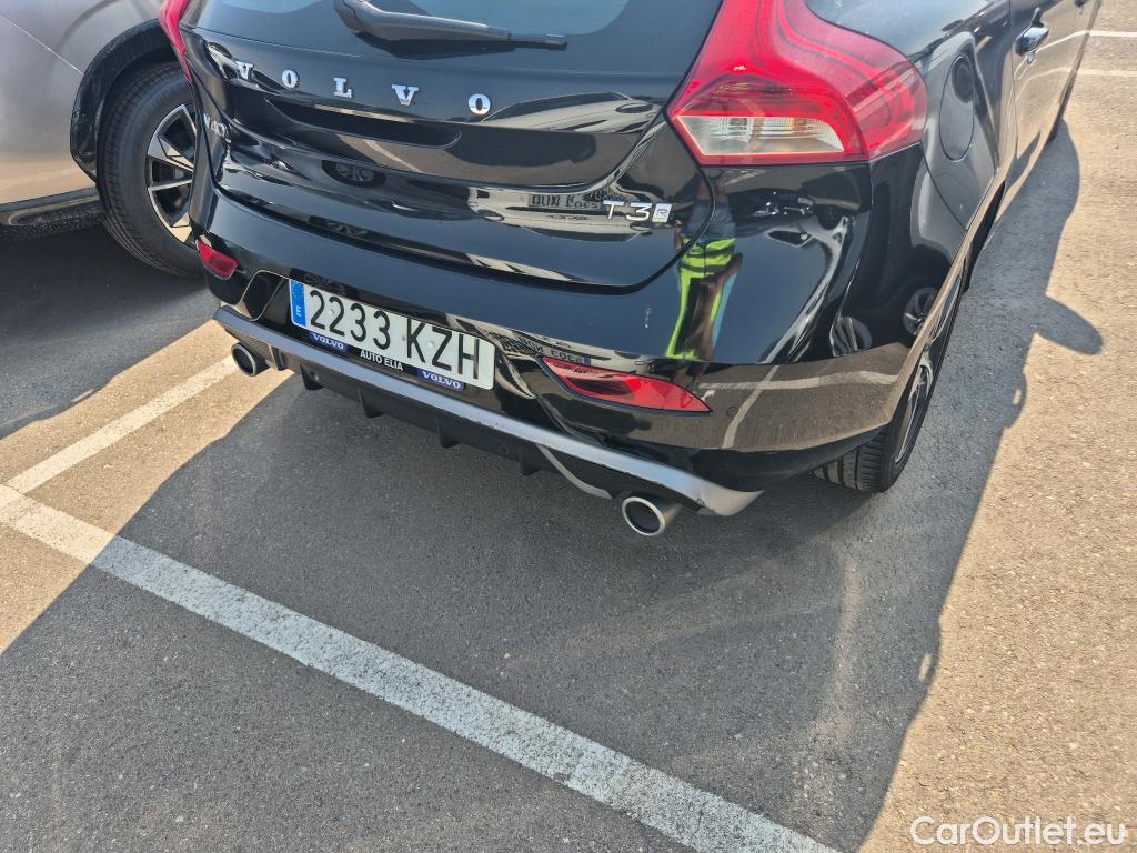  Volvo  V40  VOLVO / 2016 / 5P / berlina con portón 2.0 T3 R-Design Momentum #30