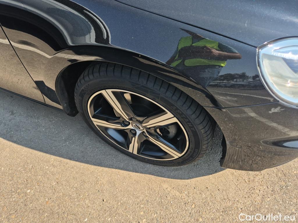  Volvo  V40  VOLVO / 2016 / 5P / berlina con portón 2.0 T3 R-Design Momentum #6