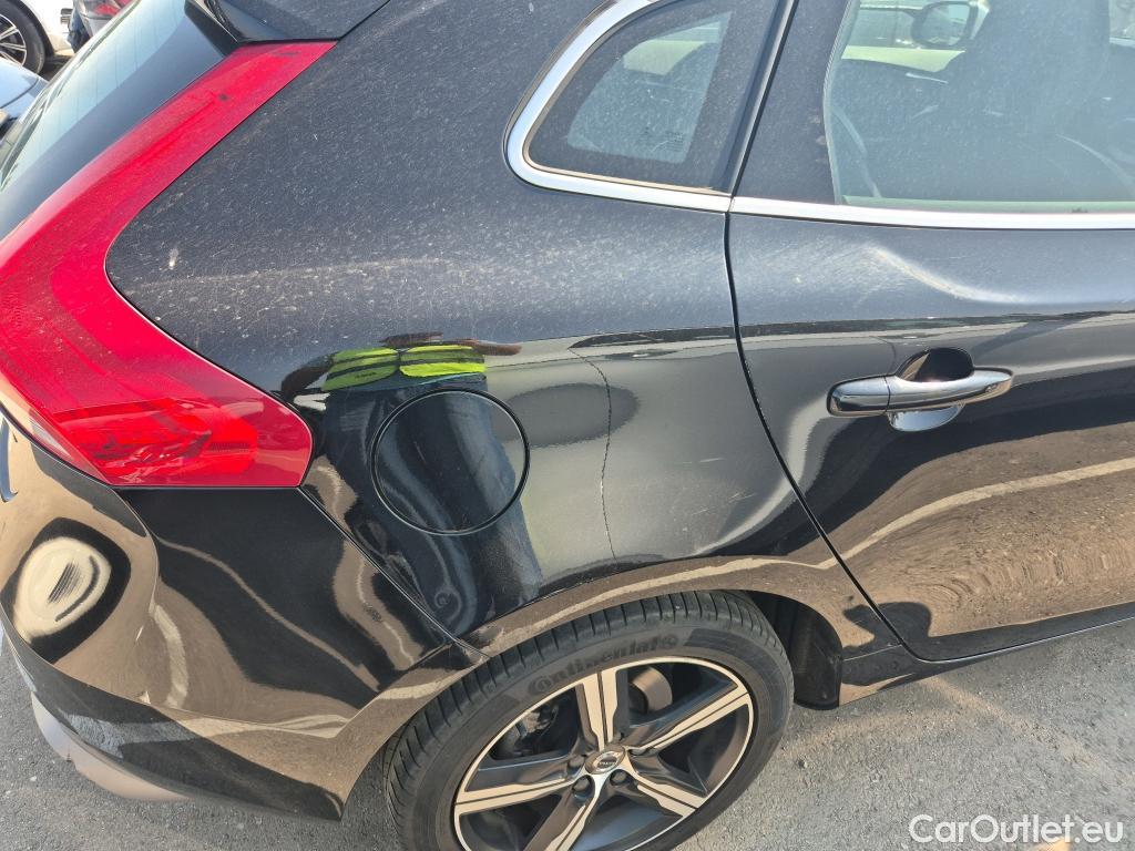  Volvo  V40  VOLVO / 2016 / 5P / berlina con portón 2.0 T3 R-Design Momentum #39