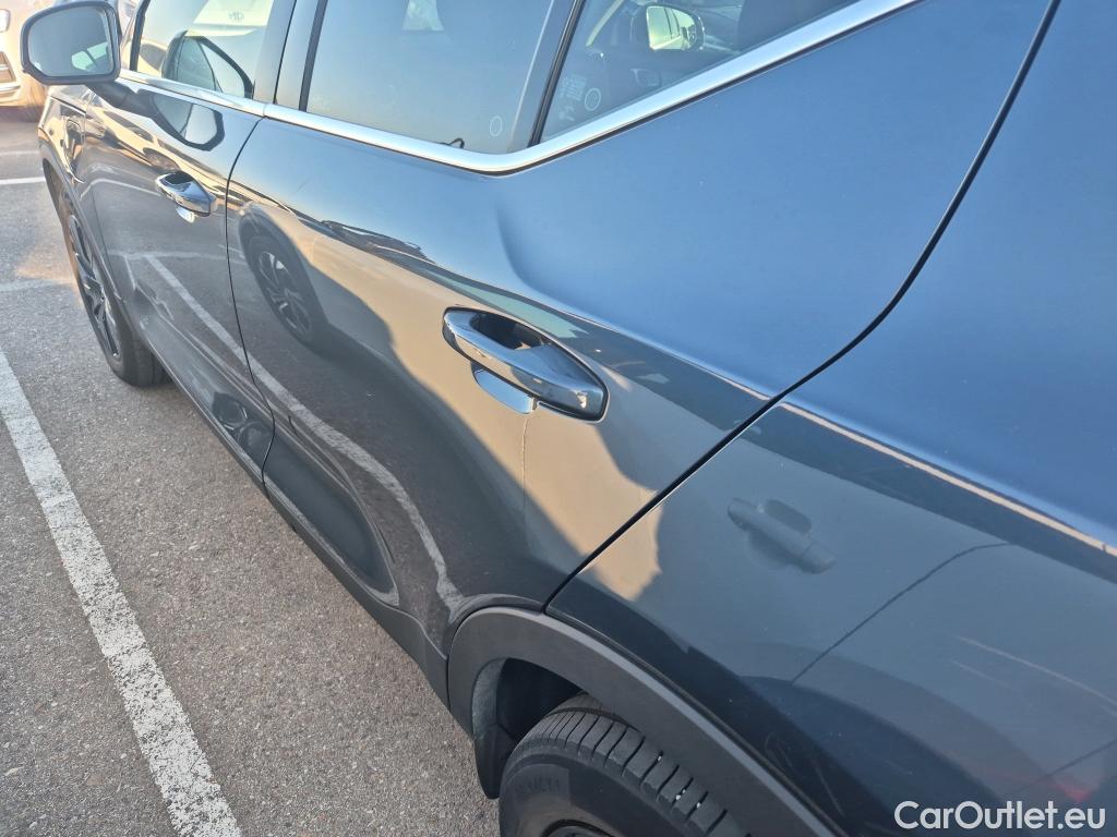  Volvo  XC 40 VOLVO XC40 / 2017 / 5P / todoterreno 1.5 T4 Twin Recharge Inscription Ex Auto #3