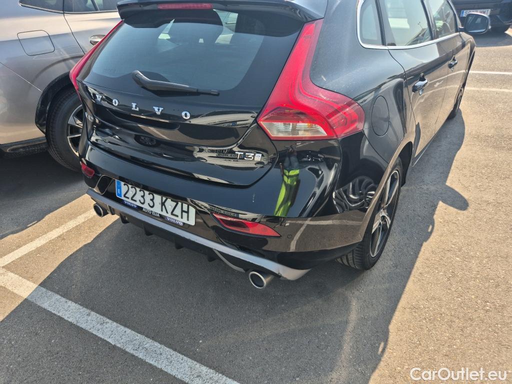  Volvo  V40  VOLVO / 2016 / 5P / berlina con portón 2.0 T3 R-Design Momentum #23