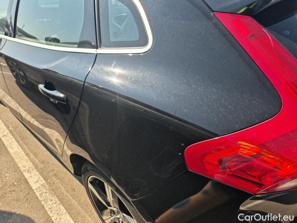 Volvo  V40  VOLVO / 2016 / 5P / berlina con portón 2.0 T3 R-Design Momentum #35