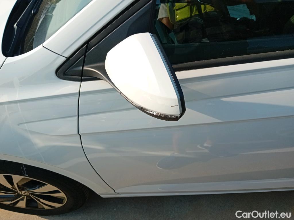  Volkswagen  Polo VOLKSWAGEN  / 2017 / 5P / berlina con portón Advance 1.0 TSI 70kW (95CV) #21