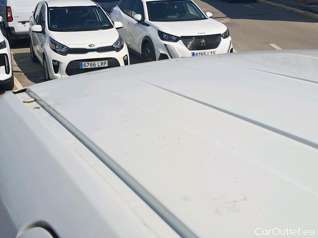  Fiat  Fiorino FIAT  / 2016 / 3P / furgón derivado de turismo Cargo Base 1.3 Mjet 59kW (80CV) E6 #24