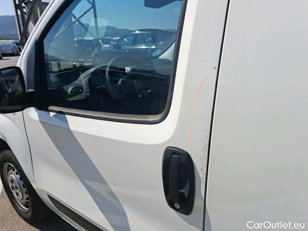  Fiat  Fiorino FIAT  / 2016 / 3P / furgón derivado de turismo Cargo Base 1.3 Mjet 59kW (80CV) E6 #26