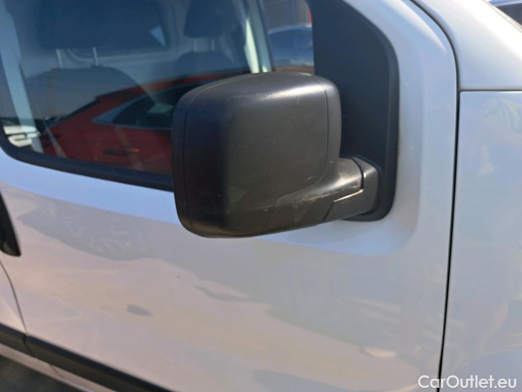  Fiat  Fiorino FIAT  / 2016 / 3P / furgón derivado de turismo Cargo Base 1.3 Mjet 59kW (80CV) E6 #46