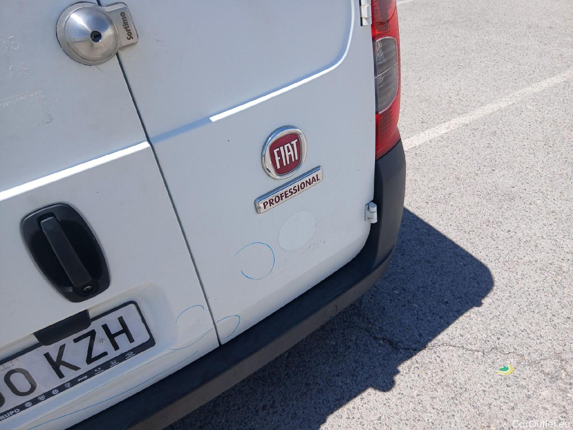  Fiat  Fiorino FIAT  / 2016 / 3P / furgón derivado de turismo Cargo Base 1.3 Mjet 59kW (80CV) E6 #28