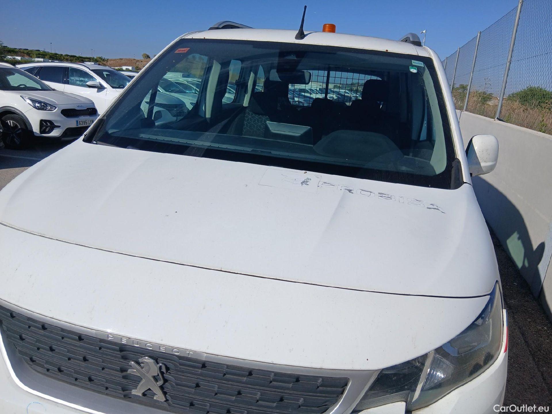  Peugeot  RIFTER PEUGEOT  / 2018 / 5P / monovolumen compacto Active Long BlueHDi 73kW #13