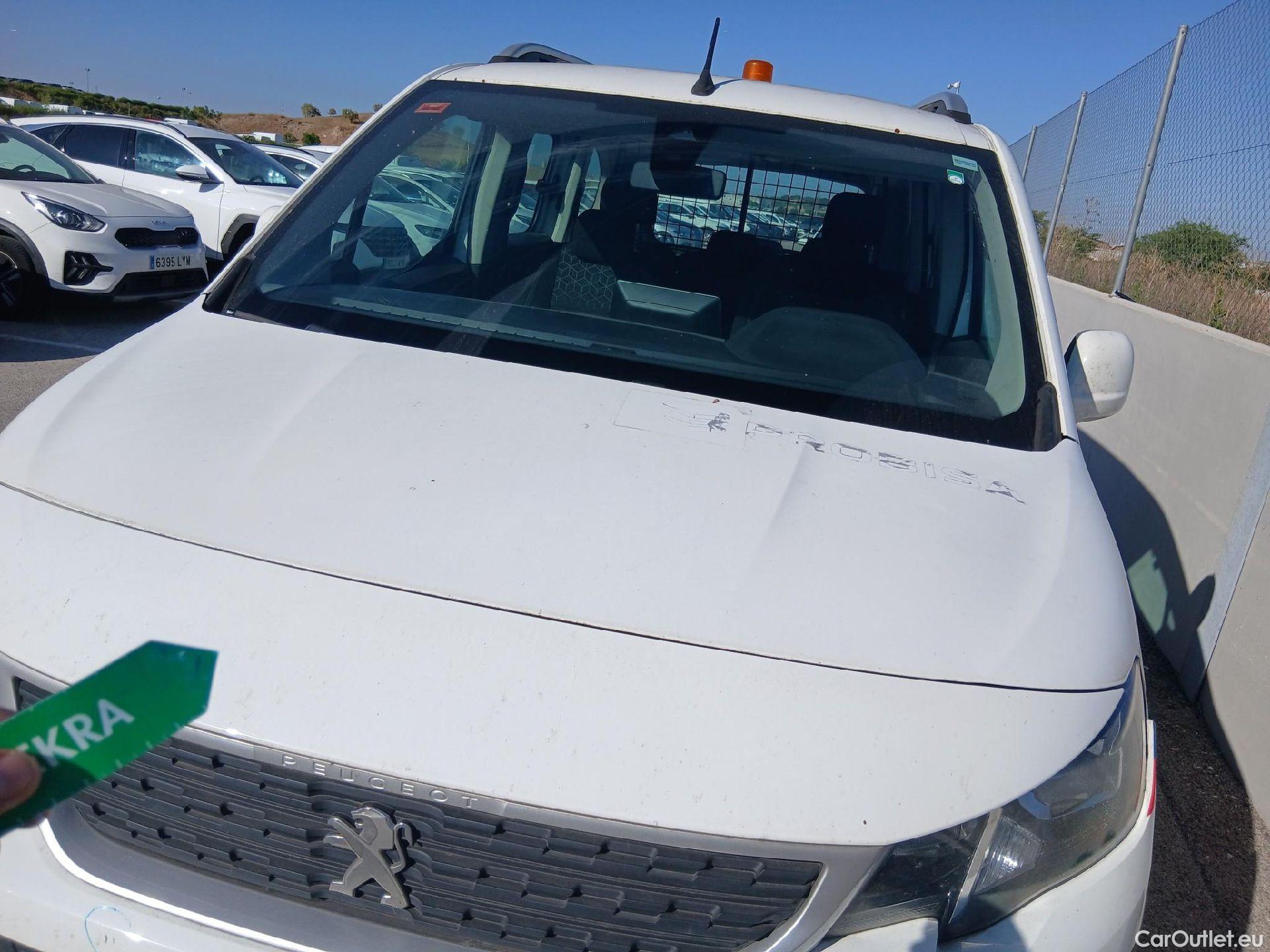  Peugeot  RIFTER PEUGEOT  / 2018 / 5P / monovolumen compacto Active Long BlueHDi 73kW #14