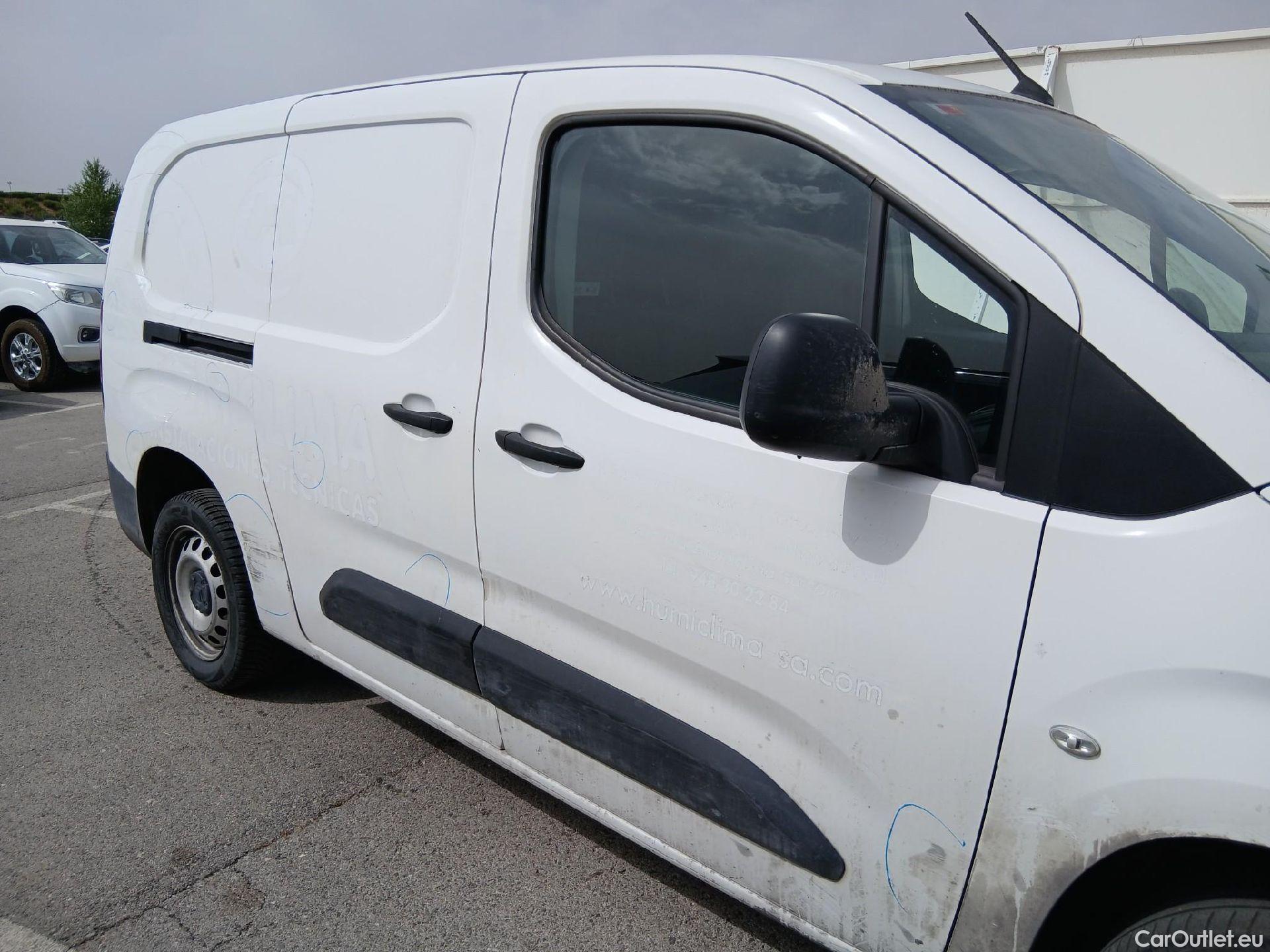  Citroen  Berlingo CITROEN  Talla XL BlueHDi 100 CLUB 3 Seats #27