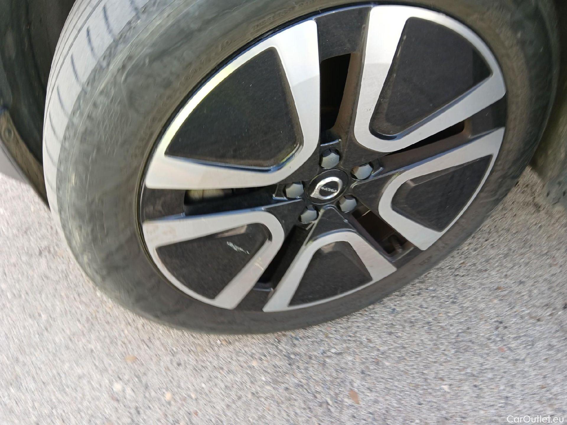  Volvo  XC 40 VOLVO XC40 / 2017 / 5P / todoterreno 1.5 T4 Twin Recharge Inscription Auto #8