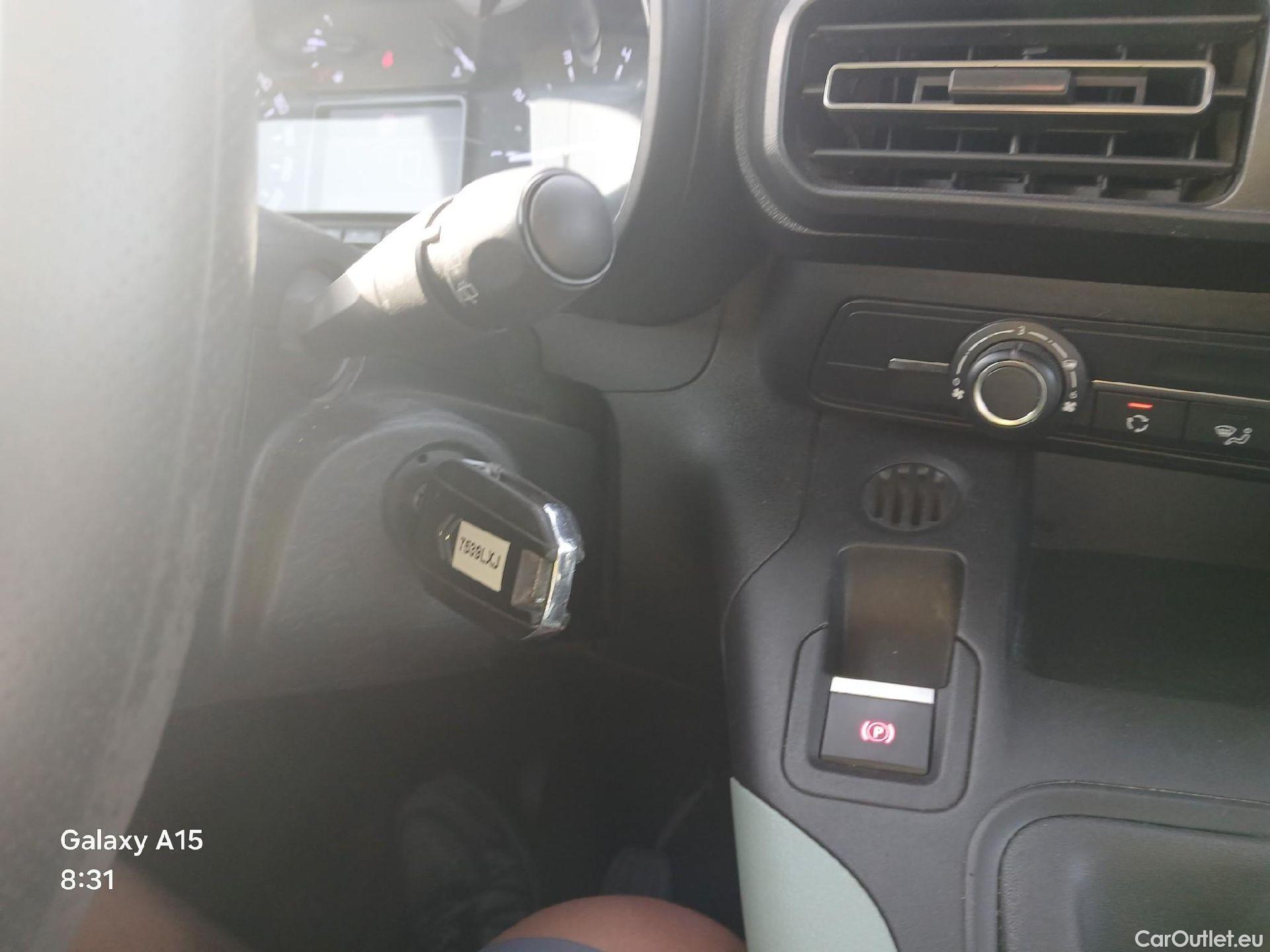  Citroen  Berlingo CITROEN  / 2018 / 5P / monovolumen compacto Talla M BlueHDi 100 S&S FEEL #1
