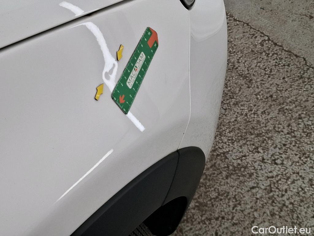  Citroen  C3  Société Feel Nav 1.2 PureTech 80CV BVM5 E6 #22