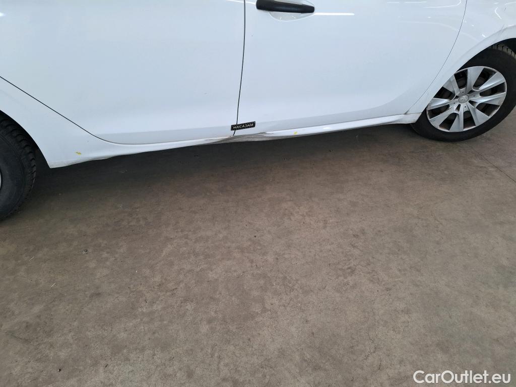  Peugeot  208  Affaire Premium 1.6 HDi 75CV BVM5 E6 #1