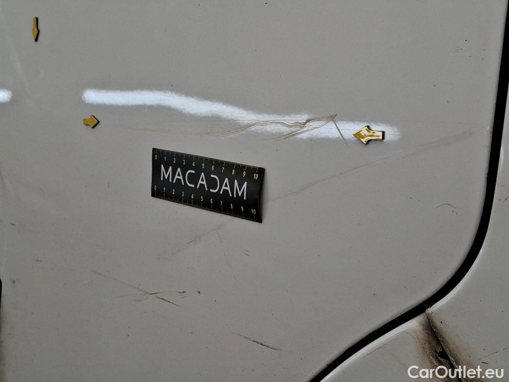  Renault  Master  III Fourgon L2H2 3 5 Grand Confort dCi 130CV BVM6 E6 #40
