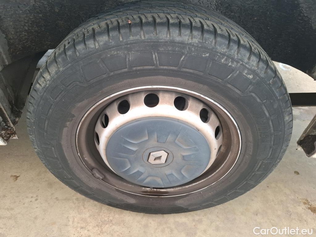  Renault  Master  III Fourgon L2H2 3 5 Grand Confort dCi 130CV BVM6 E6 #65