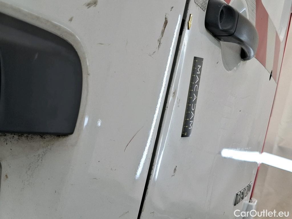  Renault  Master  III Fourgon L2H2 3 5 Grand Confort dCi 130CV BVM6 E6 #19