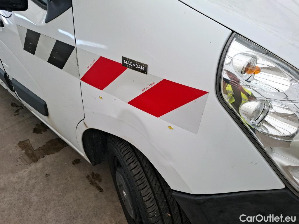  Renault  Master  III Fourgon L2H2 3 5 Grand Confort dCi 130CV BVM6 E6 #23