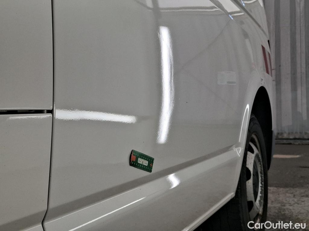  Volkswagen  Transporter VOLKSWAGEN  / 2019 / 4P / Fourgon tôlé 2.0 TDi 150 4MO L1H1 Business Line #4