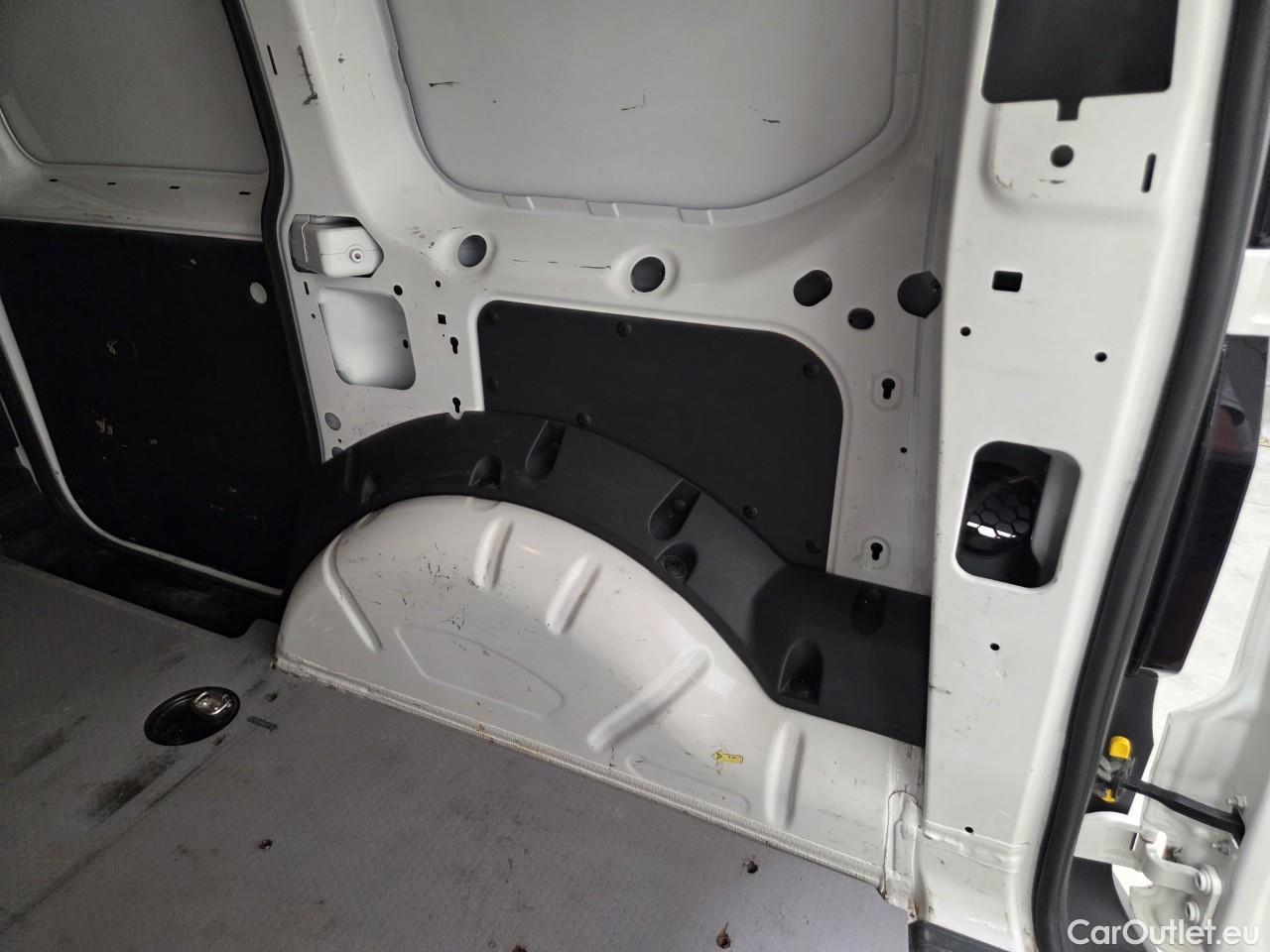  Volkswagen  Caddy Cargo 2.0 TDI 90 kW #38