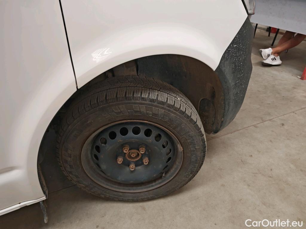  Volkswagen  Transporter KR 2.0 TDI 81KW #8