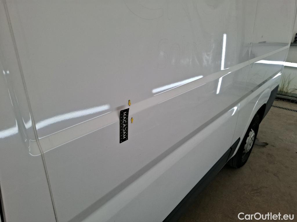  Peugeot  Boxer PEUGEOT  / 2014 / 4P / Fourgon tôlé BlueHDi 140 S&S ASPHALT 330 L2H2 #23