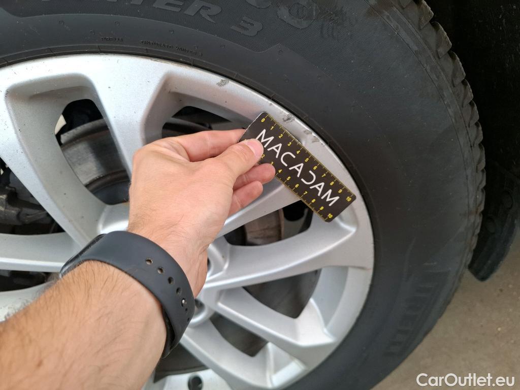  Ford  Kuga  Plug-In Hybrid Titanium 2.5 240CV BVA6 E6d #36
