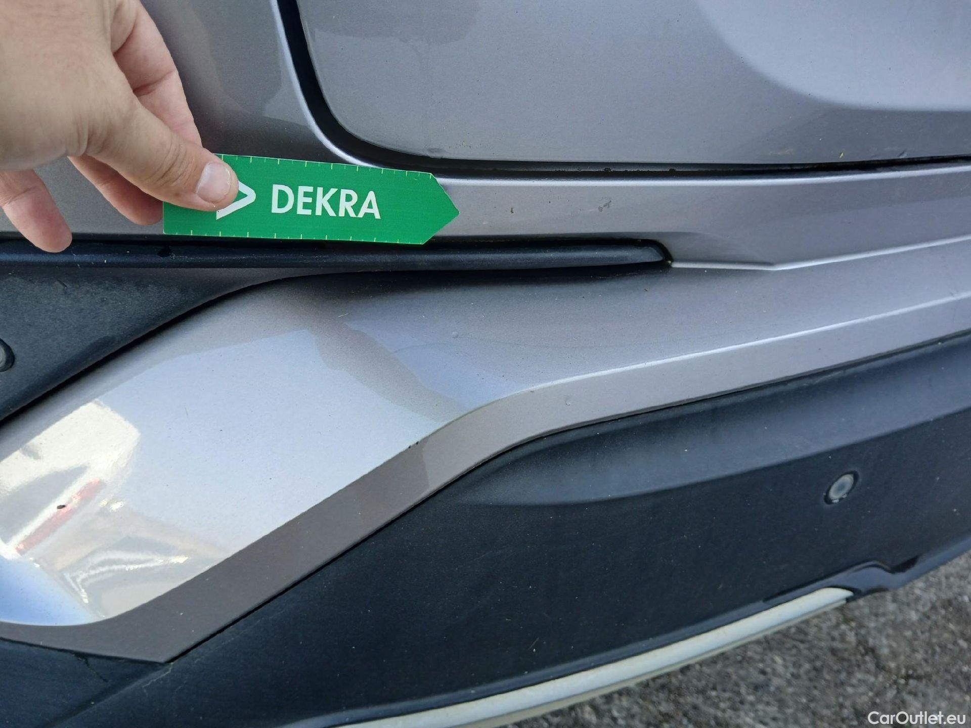  Toyota  C-HR TOYOTA  / 2019 / 5P / todoterreno 2.0 180H Advance #22