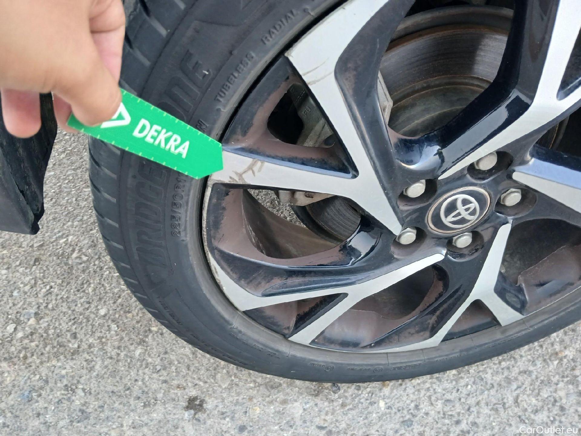  Toyota  C-HR TOYOTA  / 2019 / 5P / todoterreno 2.0 180H Advance #35