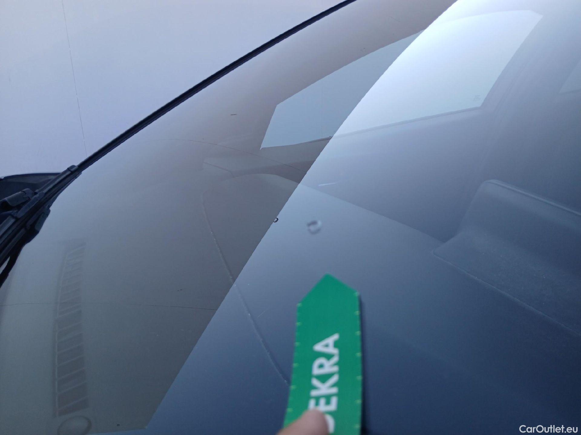  Toyota  C-HR TOYOTA  / 2019 / 5P / todoterreno 2.0 180H Advance #4
