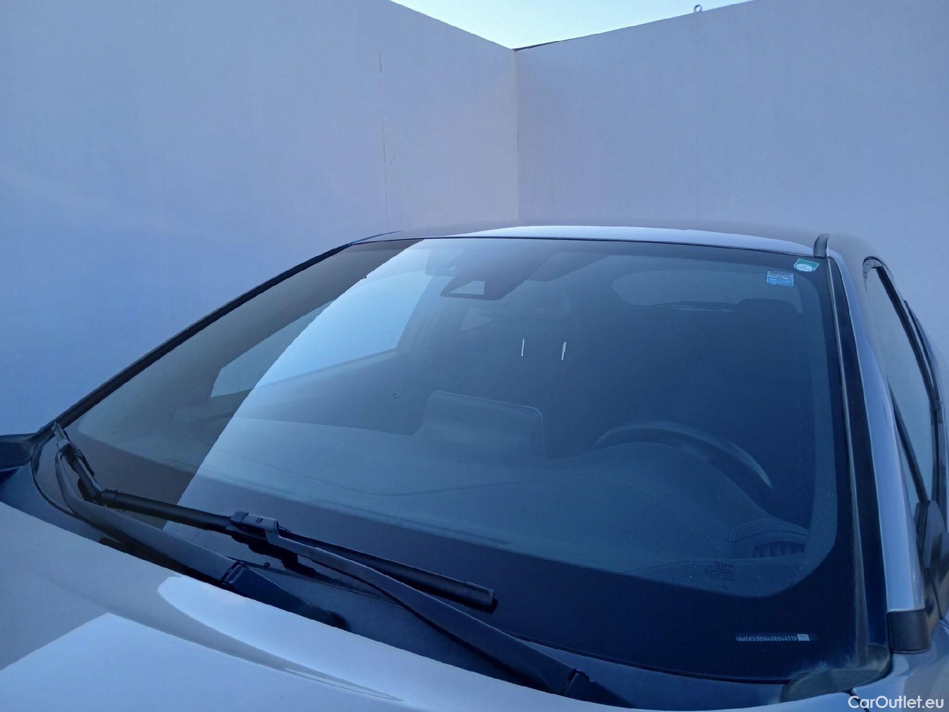  Toyota  C-HR TOYOTA  / 2019 / 5P / todoterreno 2.0 180H Advance #5
