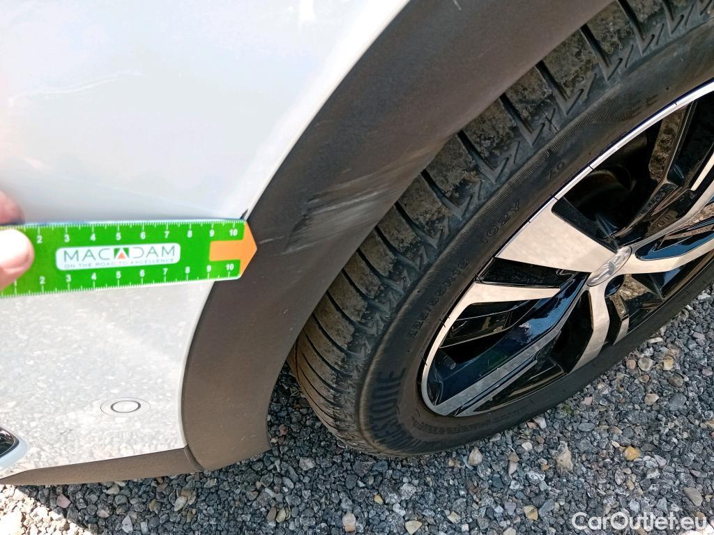  Peugeot  3008 PEUGEOT  / 2020 / 5P / todoterreno 1.5 BlueHDi 96kW S&S GT EAT8 #16