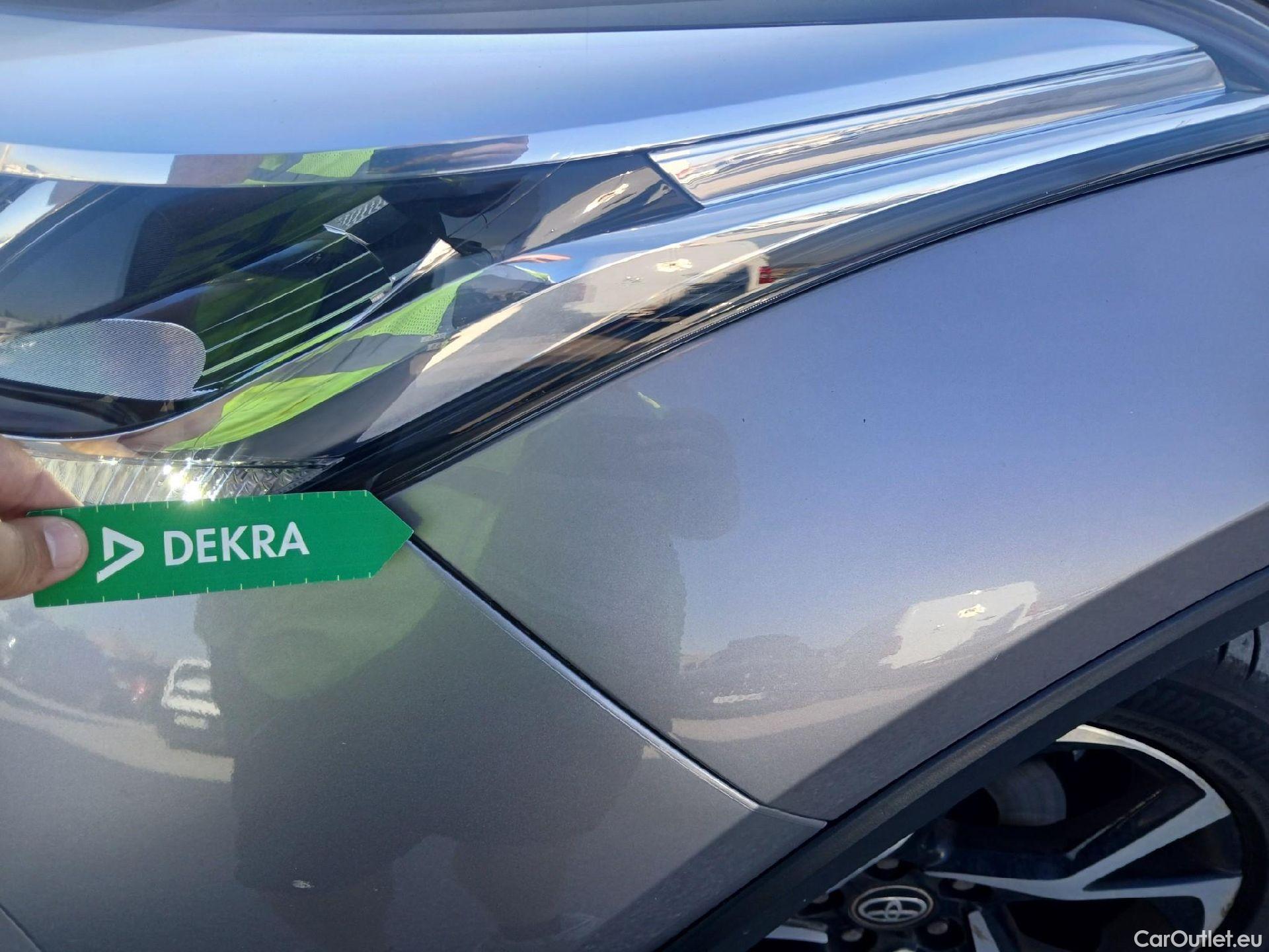  Toyota  C-HR TOYOTA  / 2019 / 5P / todoterreno 2.0 180H Advance #14