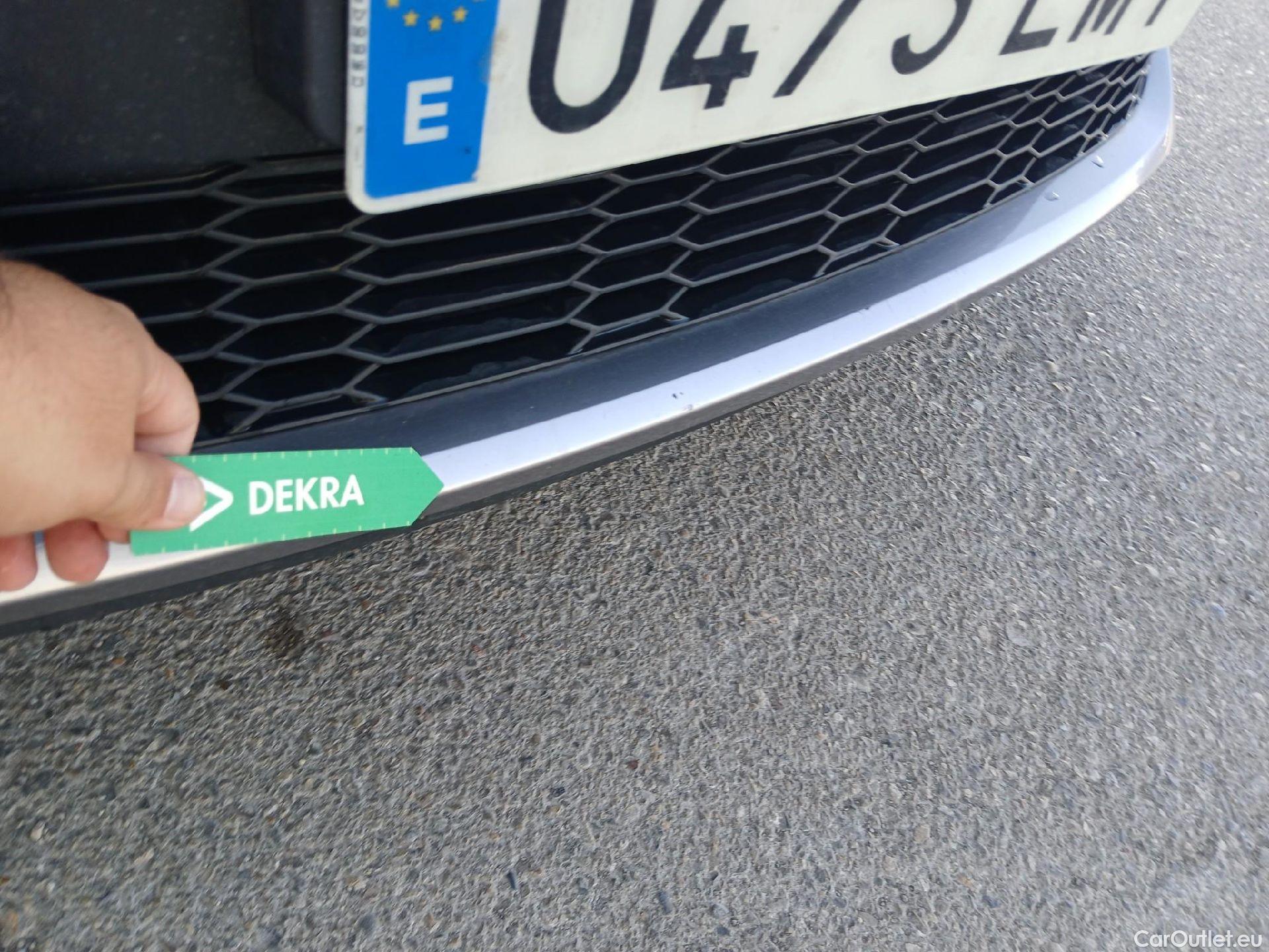  Toyota  C-HR TOYOTA  / 2019 / 5P / todoterreno 2.0 180H Advance #13