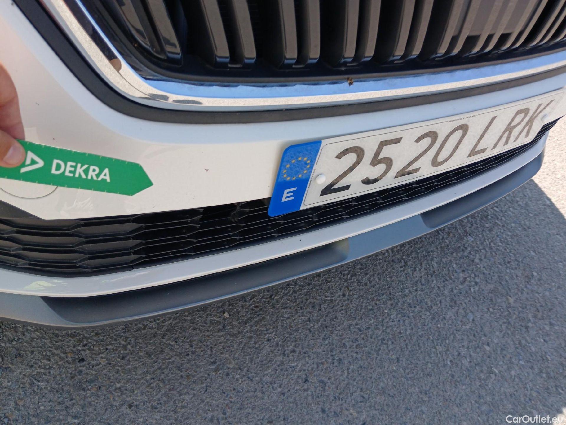  Skoda  KAMIQ SKODA  1.0 TSI 81kW (110CV) DSG Ambition (CX) #8
