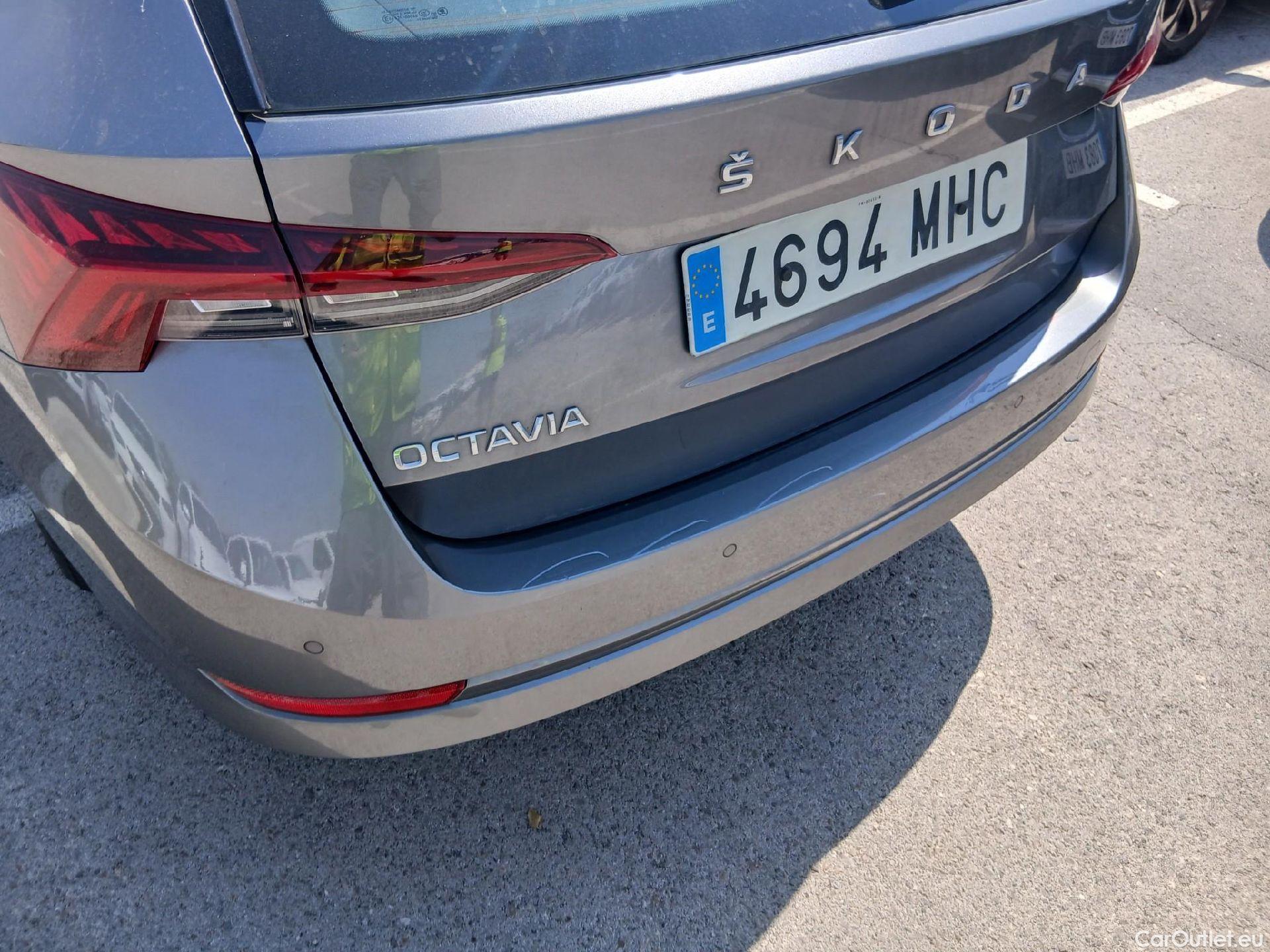  Skoda  Octavia SKODA  / 2020 / 5P / familiar Combi 2.0 TDI 110kW(150CV) DSG Ambition #13