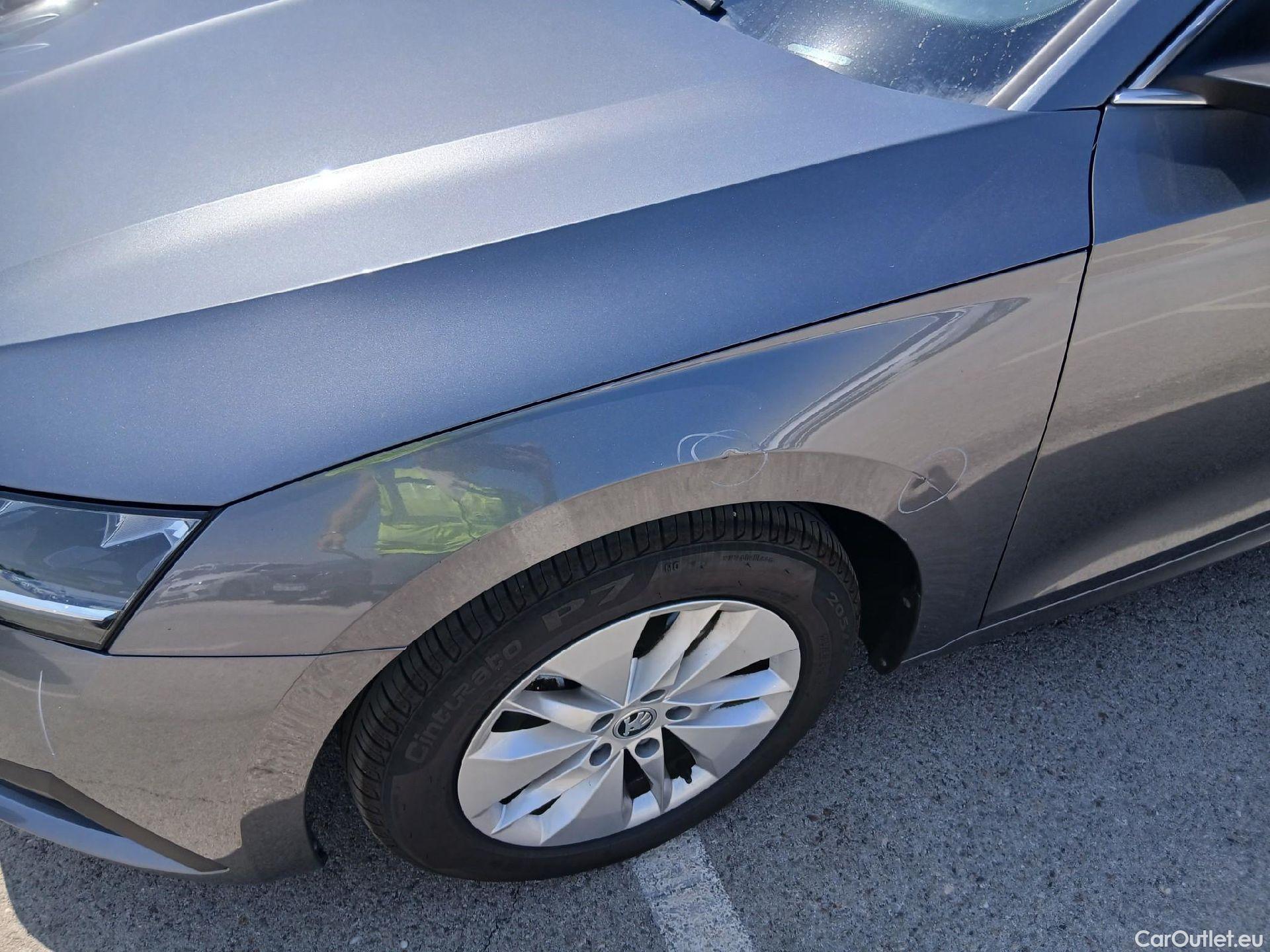  Skoda  Octavia SKODA  / 2020 / 5P / familiar Combi 2.0 TDI 110kW(150CV) DSG Ambition #6