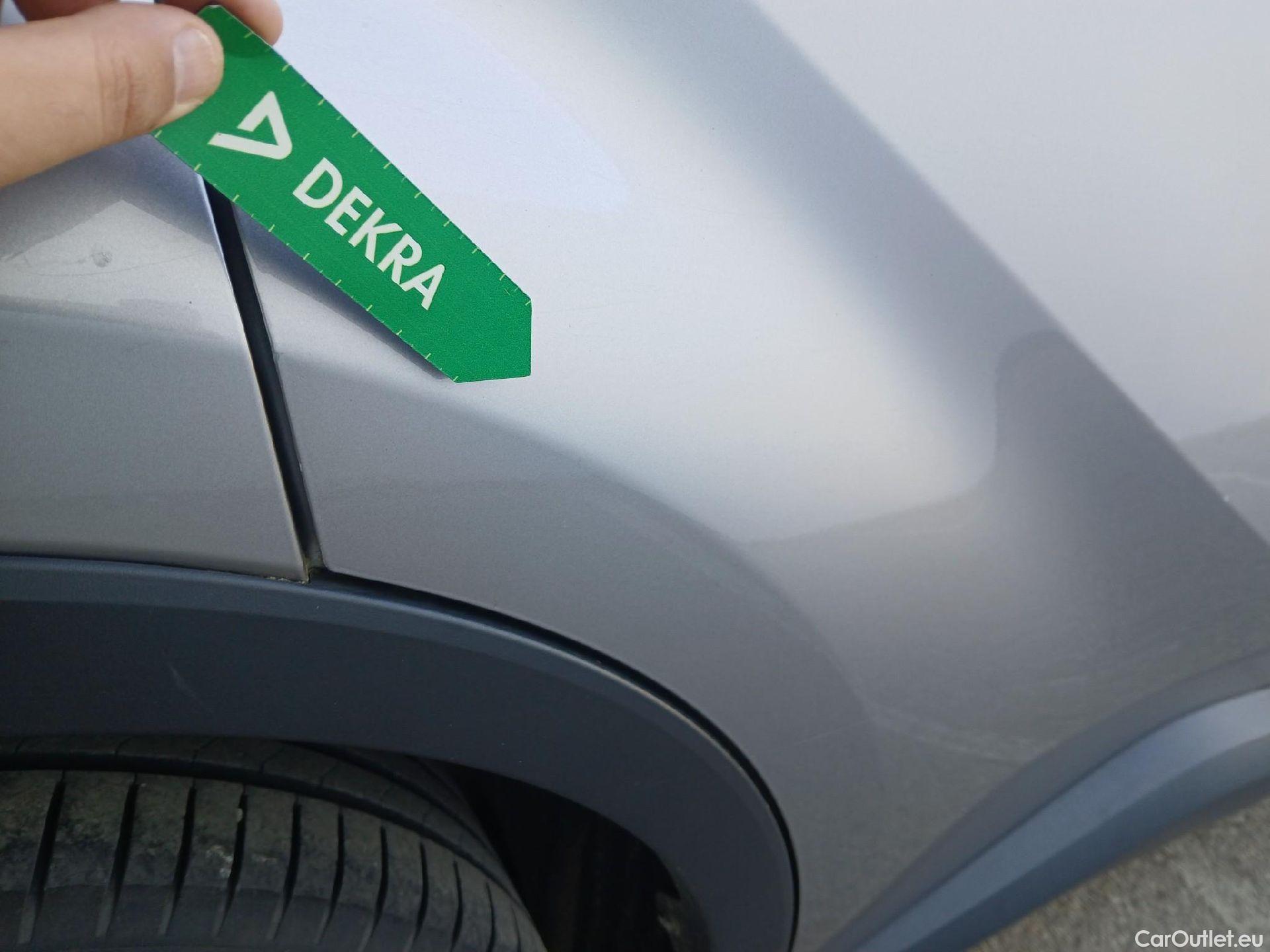  Toyota  C-HR TOYOTA  / 2019 / 5P / todoterreno 2.0 180H Advance #38