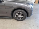  Alfa Romeo   STELVIO ALFA ROMEO / 2017 / 5P / SUV 2.2 TD 190 CV SUPER BUSINESS AT8 Q4 #31
