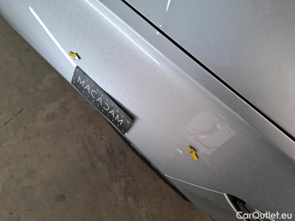  Volkswagen  Golf  VOLKSWAGEN / 2020 / 5P / Berline 1.4 eHybrid OPF 204 DSG6 Style #38